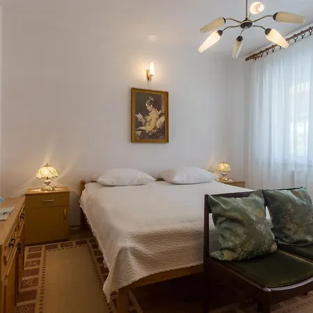 With Parking Space - 7063 Apartamento Umag