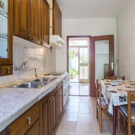 With A Parking Space - 7063 Apartamento Umag