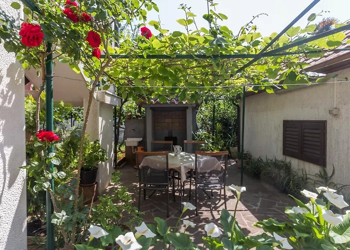 With Parking Space - 7063 Appartement Umag